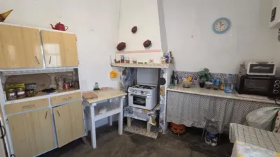 Chalet en venta en Calle de la Piña, Leganiel de 99.000 €