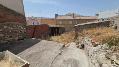 Chalet en venta en Calle de la Piña, Leganiel de 99.000 €