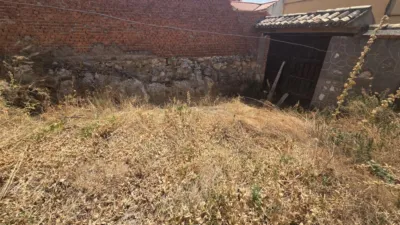 Chalet en venta en Calle de la Piña, Leganiel de 99.000 €