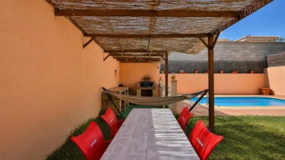 Chalet on Calle G, 2 photo 4