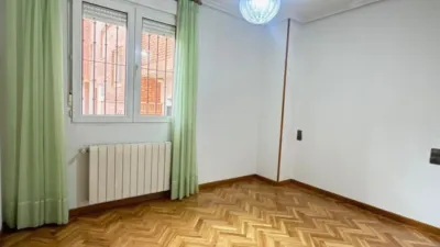 Piso en alquiler en Calle de Agapito Marazuela, José Zorrilla-Padre Claret (Segovia Capital) de 950 €<span>/mes</span>