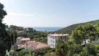 Chalet on Carrer del Comte Güell photo 22