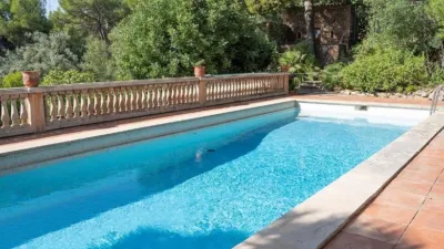 Chalet on Carrer del Comte Güell photo 3