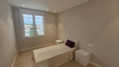Apartment on Doctor Huarte San Juan Street photo 31