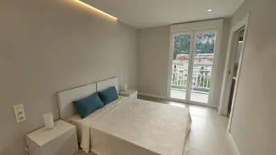 Apartment on Doctor Huarte San Juan Street photo 33
