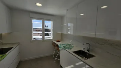Apartment on Doctor Huarte San Juan Street photo 6