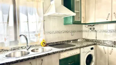 Piso en venta en Calle Pakistán, 2, Avenida de las Ciencias-Emilio Lemos (Distrito Este-Alcosa-Torreblanca. Sevilla Capital) de 235.000 €