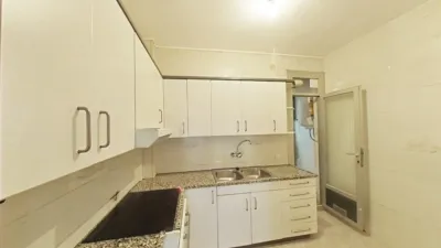 Flat in La Creu Alta photo 9