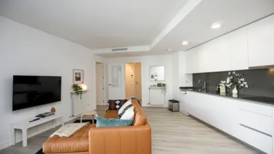 Piso en alquiler en Carrer Migdia, cerca de Carrer de Maria Josepa Arnall i Juan, Migdia Casernes (Girona Capital) de 2.200 €<span>/mes</span>