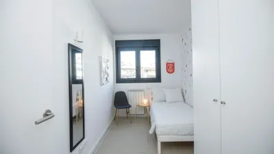 Piso en alquiler en Carrer Migdia, cerca de Carrer de Maria Josepa Arnall i Juan, Migdia Casernes (Girona Capital) de 2.200 €<span>/mes</span>
