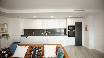 Piso en alquiler en Carrer Migdia, cerca de Carrer de Maria Josepa Arnall i Juan, Migdia Casernes (Girona Capital) de 2.200 €<span>/mes</span>
