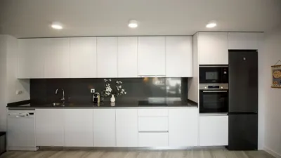 Piso en alquiler en Carrer Migdia, cerca de Carrer de Maria Josepa Arnall i Juan, Migdia Casernes (Girona Capital) de 2.200 €<span>/mes</span>