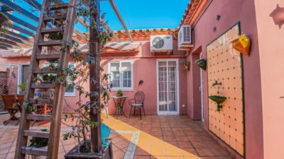 Terraced house in Carrer de la Torreta photo 17