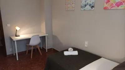 Piso en alquiler en Ciudad Jardín, Ciudad Jardín-Zoco (Córdoba Capital) de 1.280 €<span>/mes</span>