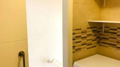 Estudio en alquiler en los Remedios, Los Remedios (Distrito Los Remedios. Sevilla Capital) de 900 €<span>/mes</span>