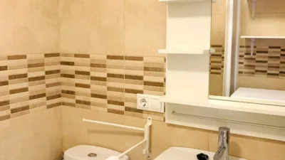 Estudio en alquiler en los Remedios, Los Remedios (Distrito Los Remedios. Sevilla Capital) de 900 €<span>/mes</span>