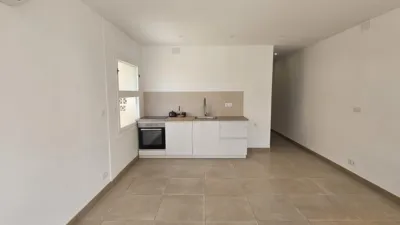 Apartment on Carrer de la Roca Llarga photo 3