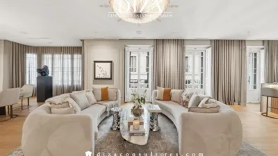 Piso en alquiler en Calle de la Reina - Imagen 2