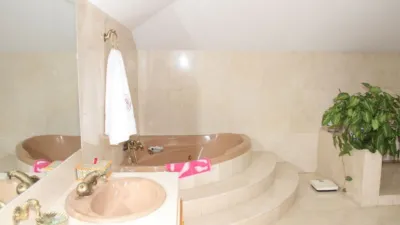 Chalet en venta en Calle de Miguel de Cervantes, 21, Arenas de San Pedro de 380.000 €