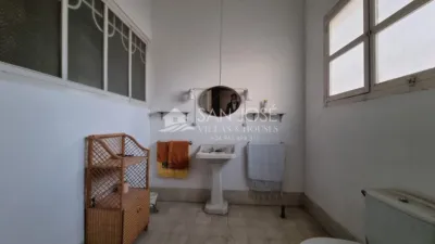 House in the Centre photo 12
