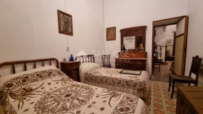 House in the Centre photo 2