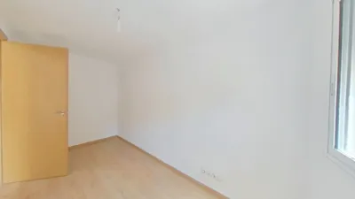 Flat in La Trinitat Nova photo 12