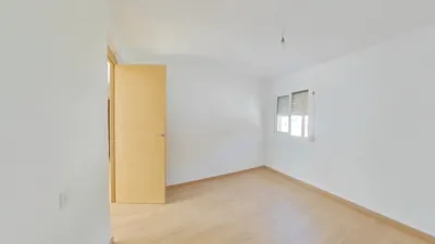 Flat in La Trinitat Nova photo 17