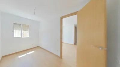 Flat in La Trinitat Nova photo 10