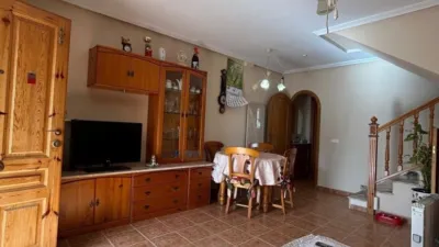 Pis – Torrevieja, Urbanización La Ceñuela - Més