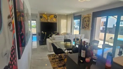Pis – Orihuela, Urbanización San José IV R2, Urbanización La Zenia II - Més