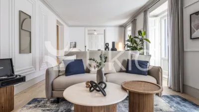 Piso en alquiler en Calle de Augusto Figueroa - Imagen 2