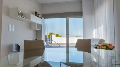 Chalet en venta en Calle Parcela R2 ,Pau-26 Orihuela Costa, Número 0, Las Filipinas-Villamartín-Canal Norte (Distrito Orihuela Costa. Orihuela) de 395.105 €