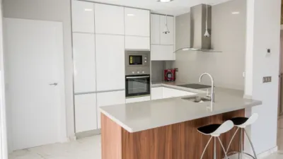 Chalet en venta en Calle Parcela R2 ,Pau-26 Orihuela Costa, Número 0, Las Filipinas-Villamartín-Canal Norte (Distrito Orihuela Costa. Orihuela) de 395.105 €