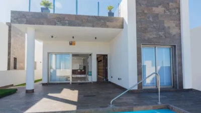 Chalet en venta en Calle Parcela R2 ,Pau-26 Orihuela Costa, Número 0, Las Filipinas-Villamartín-Canal Norte (Distrito Orihuela Costa. Orihuela) de 395.105 €