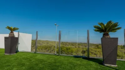 Chalet en venta en Calle Parcela R2 ,Pau-26 Orihuela Costa, Número 0, Las Filipinas-Villamartín-Canal Norte (Distrito Orihuela Costa. Orihuela) de 395.105 €