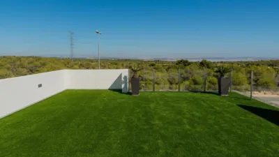 Chalet en venta en Calle Parcela R2 ,Pau-26 Orihuela Costa, Número 0, Las Filipinas-Villamartín-Canal Norte (Distrito Orihuela Costa. Orihuela) de 395.105 €