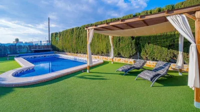 Chalet on Calle Acequia Rio photo 12