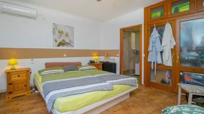 Chalet on Calle Acequia Rio photo 21