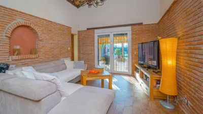 Chalet on Calle Acequia Rio photo 8