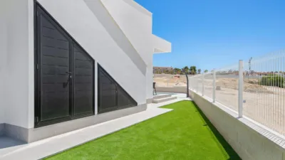 Chalet on Avenida Antonio Pedrera Soler, 1 photo 15