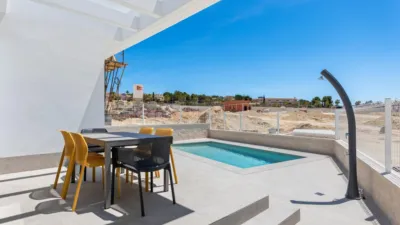 Chalet on Avenida Antonio Pedrera Soler, 1 photo 6