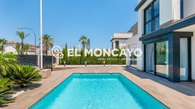 Chalet on Avenida Playa Honda photo 3