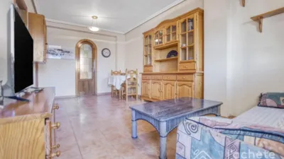 Pis – Torrevieja, Urbanización La Ceñuela - Més