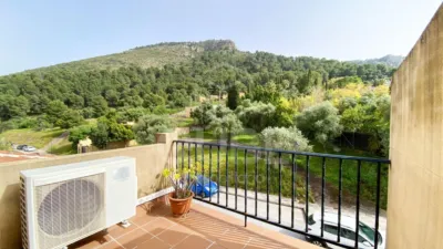 Semi-detached house on Calle de Carmen Olza Zubiri photo 14
