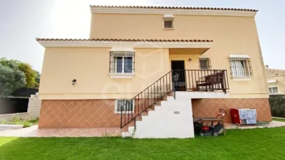 Semi-detached house on Calle de Carmen Olza Zubiri photo 20