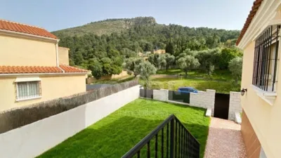 Semi-detached house on Calle de Carmen Olza Zubiri photo 2