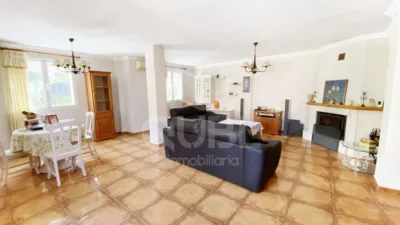 Semi-detached house on Calle de Carmen Olza Zubiri photo 3