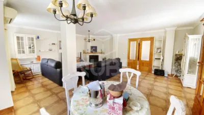 Semi-detached house on Calle de Carmen Olza Zubiri photo 4