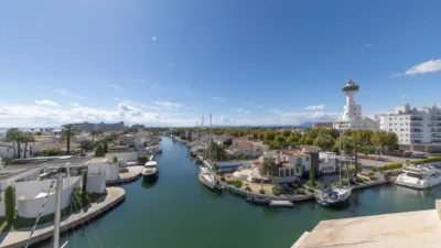 Dúplex en venta en Sector del Cavall de Mar, Empuriabrava (Castelló d'Empúries) de 450.000 €