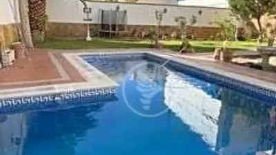 Chalet in Linares photo 10